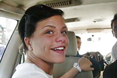 Jade Goody undergoes 8-hour long cancer surgery