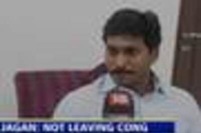 Jagan Reddy defiant, says he will continue yatra