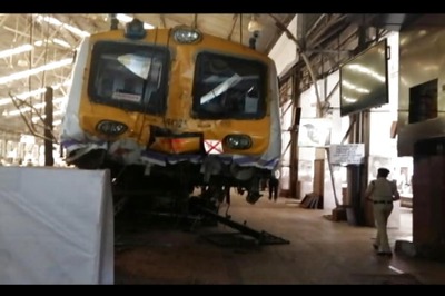 Mumbai: Suresh Prabhu orders probe into local train accident at Churchgate which injured 5