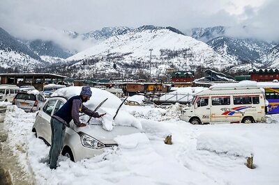 One-Way Traffic With Vehicles Moving From Kashmir Allowed on Jammu-Srinagar Highway