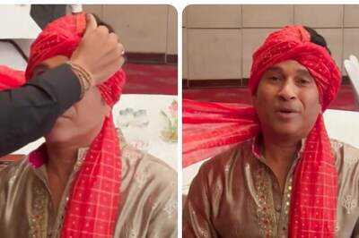 Master Blaster Sachin Tendulkar Wears 'Phenta' On Niece's Wedding | WATCH