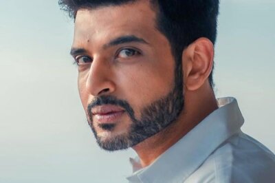 Karan Kundrra Leaves Fans In Awe As He Scolds Paps For Mobbing Tejasswi: 'Girlfriend Hai Mere, Yeh Nahi Jhel Sakta'