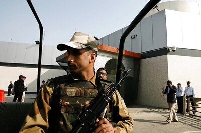 CISF Seizes Rs 45 Lakh in Foreign Currency from Meatballs, Peanuts at Delhi Airport