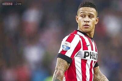 Manchester United agree deal to sign Dutch forward Memphis Depay