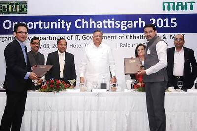 MAIT and CHiPS Sign MoU in Chhattisgarh Chief Minister Raman Singh's Presence
