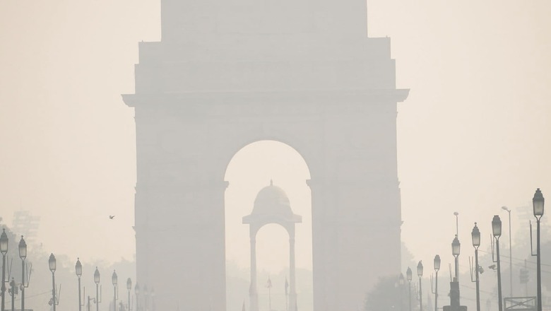 Delhi Bans Entry of Medium, Heavy Goods Vehicles from Nov to Feb to Curb Pollution
