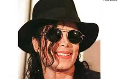 MJ's doctor says others gave him propofol