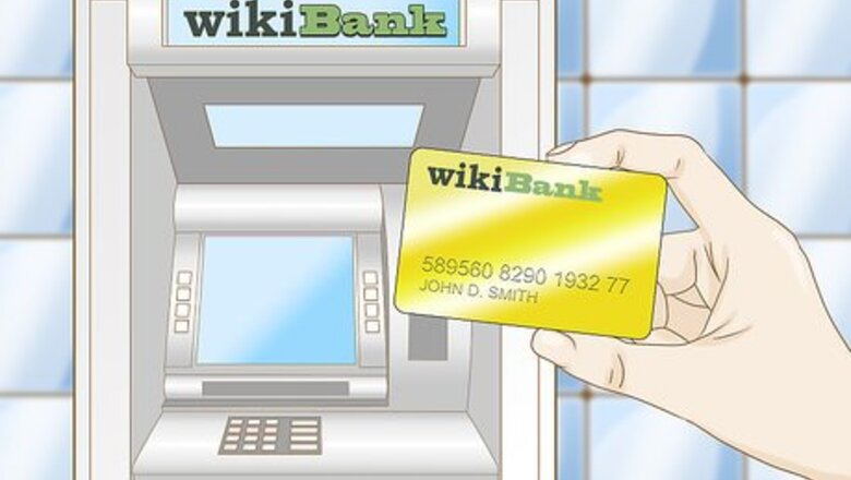 How to Withdraw Cash from an Automated Teller Machine