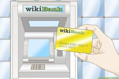 How to Withdraw Cash from an Automated Teller Machine