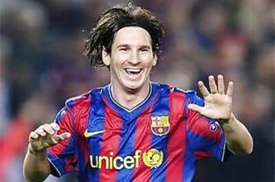 Barca thrash Zaragoza to go three clear of Real