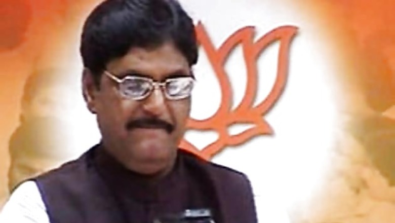 BJP's Gopinath Munde rules out support from NCP to form government