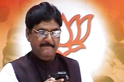 BJP's Gopinath Munde rules out support from NCP to form government