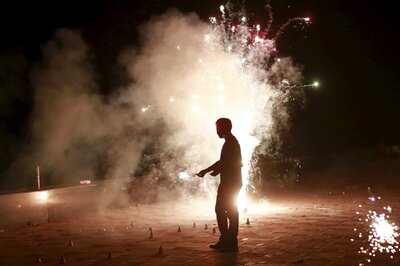 UP Govt Undecided on Firecrackers Ban, Sellers Face Uncertainty Ahead of Diwali