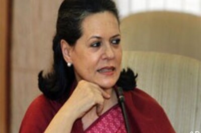 Sonia nukes critics, praises PM for N-deal