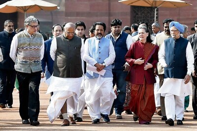 Behind Photo Op, Chinks in Oppn Unity Are Beginning to Show