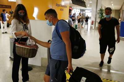 Canada to Ease Border Restrictions for Students, Sweethearts