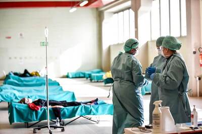 Turkey Hospital Sees Hope as 93-year-old Woman Discharged After Recovering from Coronavirus