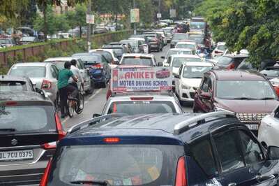 Traffic Jams in  Lutyens' Delhi: Office Goers, Commuters Face Hassles