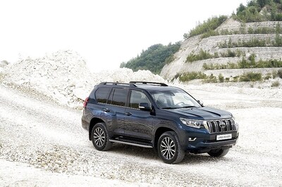 2018 Toyota Land Cruiser Revealed