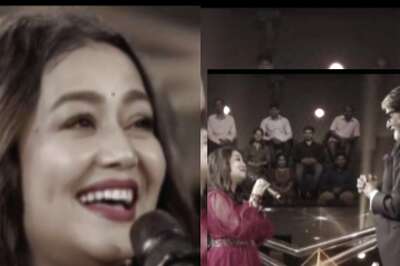 KBC 13: Neha Kakkar Fulfills Her Dream As She Sings 'Kabhi Kabhie' for Amitabh Bachchan
