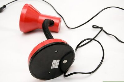 How to Repair a Desk Lamp