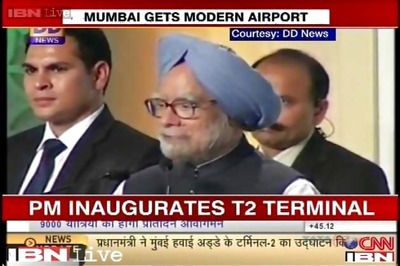 Manmohan Singh inaugurates new Terminal 2 at Mumbai airport
