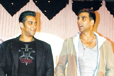 Salman Khan Drops Old Video of Akshay Kumar Breaking Down On a TV Show; Latter Reacts