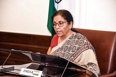 FM Stresses on Release of Premium Subsidy on Time to Ensure Timely Claim Settlement Under PM Crop Scheme