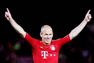 Bayern's Arjen Robben dismisses Manchester City speculation