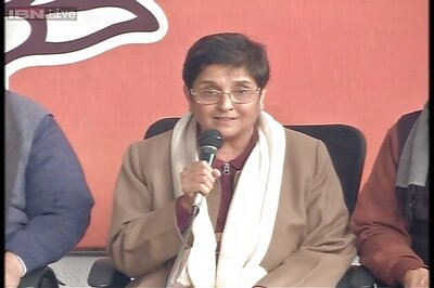 Against divisive politics, Kiran Bedi woos Muslims