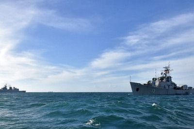 Indian Naval Ship Conducts 'Passage Exercise' with Vietnamese Navy in South China Sea