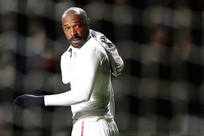 Henry confronts angry fan after Swansea loss