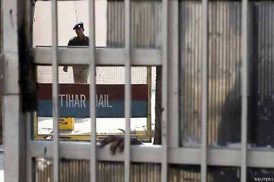 Delhi gangrape accused beaten up by inmates, suffers fracture: Lawyer