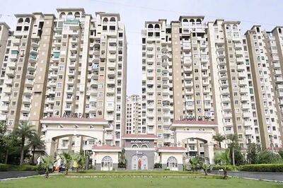 Greater Noida Authority to Put up Arrear Figures on Hoardings Outside Housing Projects to Warn Buyers