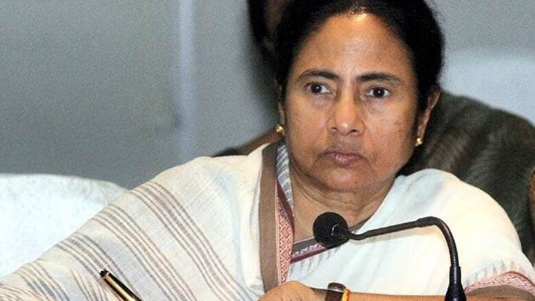 Mamata attacks Congress-BJP syndicate for clearing Telangana