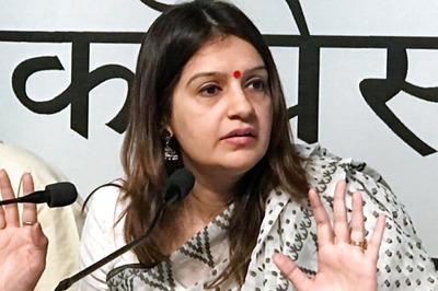 Is Priyanka Chaturvedi's Move 'Opportunistic'? Cong Turncoat is Right to Question Party but Switch Raises Eyebrows