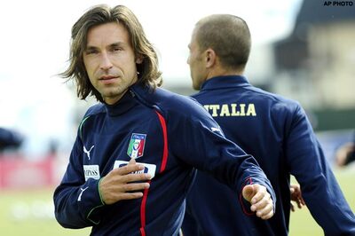 Italy reach South Africa, Pirlo still limping