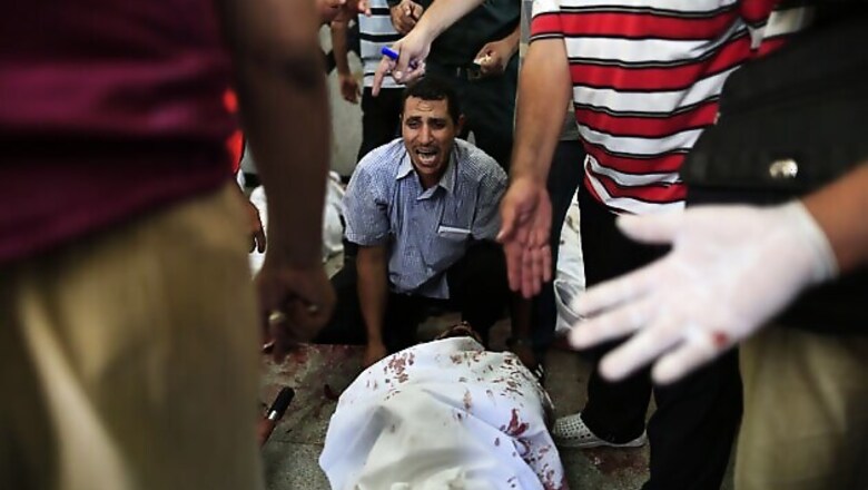 Egypt clashes: 72 dead, over 700 left wounded