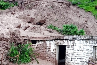 Cloudburst Hits Amarnath Shrine in Kashmir; HM Amit Shah Takes Stock