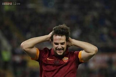 Mattia Destro gets rousing reception on joining Milan from Roma