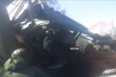 Kashmiri Youth Rescue Soldier Trapped Inside Mangled Vehicle