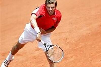 Benneteau enters French Open QFs