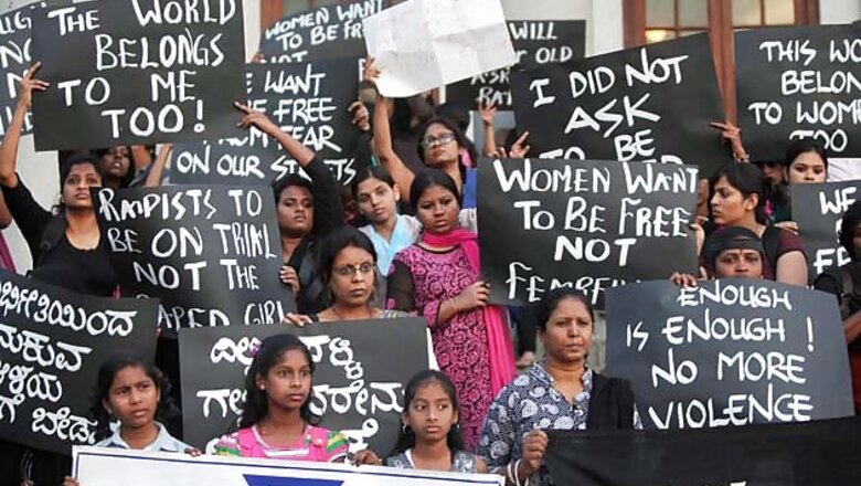 Gangrape: AAP stages protest, seeks Shinde's resignation