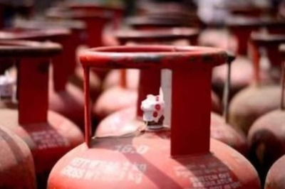 Commercial LPG Cylinder Prices Cut By Rs 39.5; Check Latest Rates In Delhi, Mumbai And Other Cities