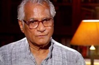 NDA leader George Fernandes survives car crash
