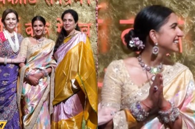 Nita Ambani Holds Bahu Radhika Merchant Close as They Pose at Family's Ganpati Celebration, Watch