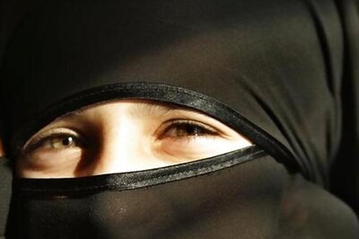 Muslim Student Assaulted, Hijab Pulled off by Schoolmate in US