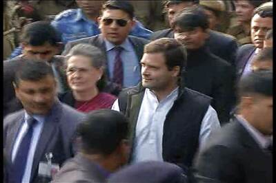 Man offers finger at Tirupati as Sonia, Rahul get bail in National Herald case