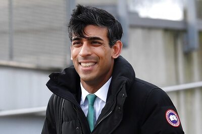 In a First, UK Will Pay Massive Share of Workers' Bills to Curb Downsizing Amid Coronavirus