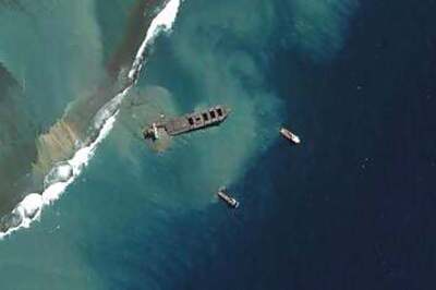 Mauritius to scuttle oil-spill tanker, Japanese owner apologises